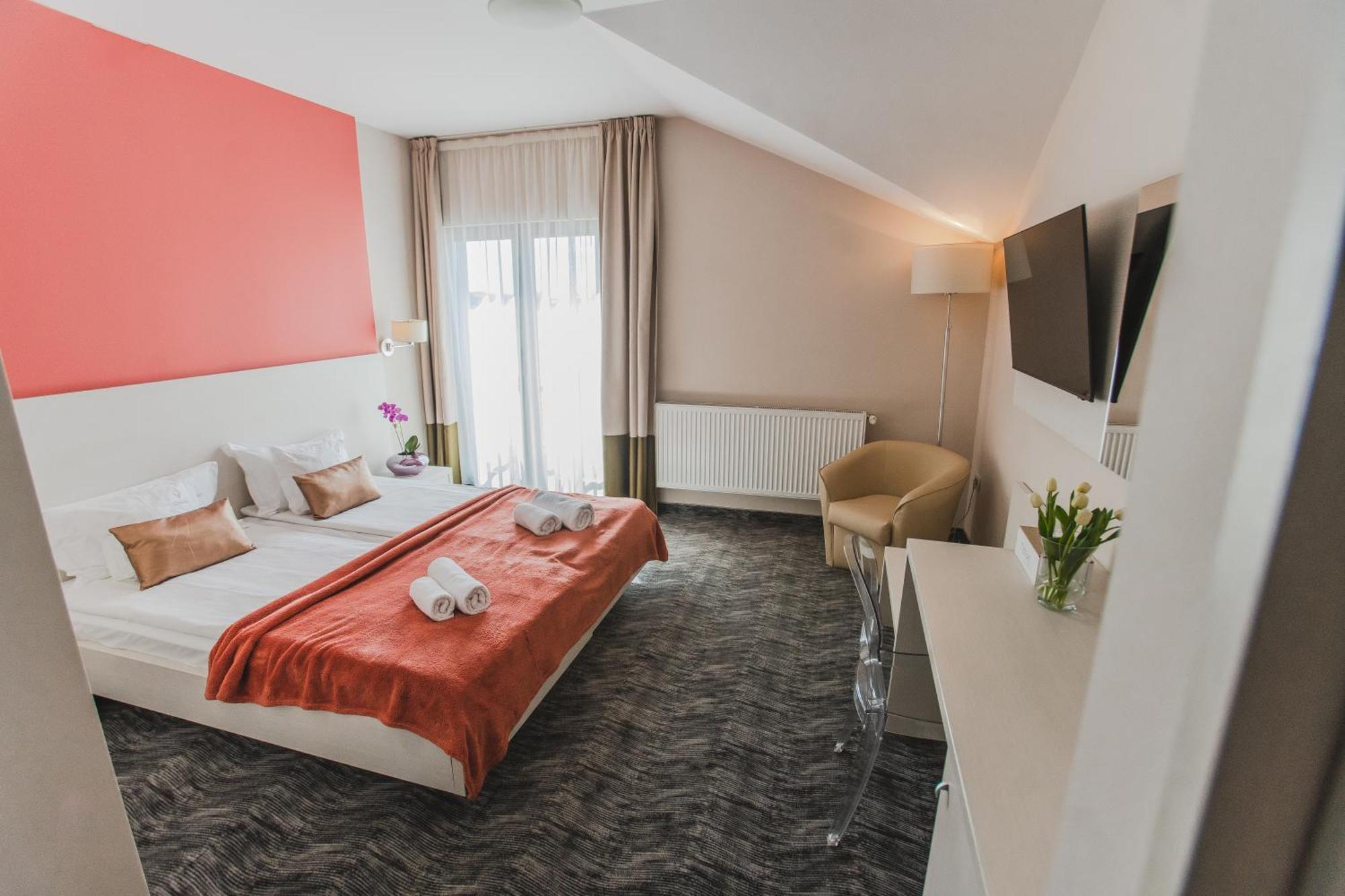 Caro Boutique Hotel Oradea Eksteriør billede